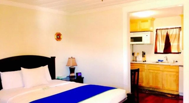 Коттедж Отель Джеймстауна Americas Best Value Inn & Suites Royal Carriage