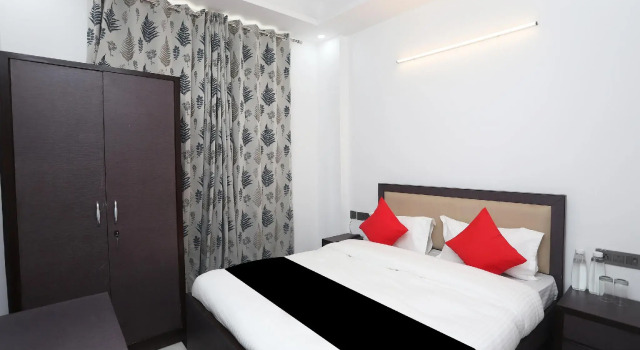 Capital O 45709 Peaceful Stays, Забронировать Отель Нойда штат Уттар-Прадеш