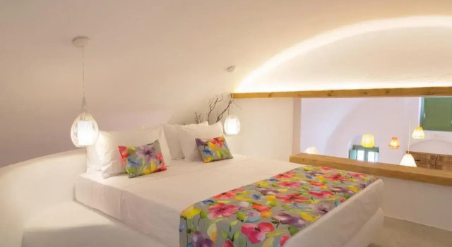 Ayoba Santorini