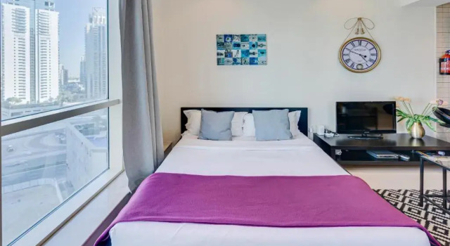 Sea View Studio 10min from beach Royal Oceanic, Забронировать Отель Дубай-Марина , рядом с Международный яхт-клуб Дубая