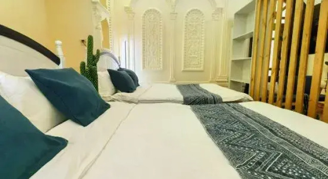 Люкс Deluxe Jiangyun Hotel(The ancient city of Kashgar Scenic Area and the Grand Bazaar Store)
