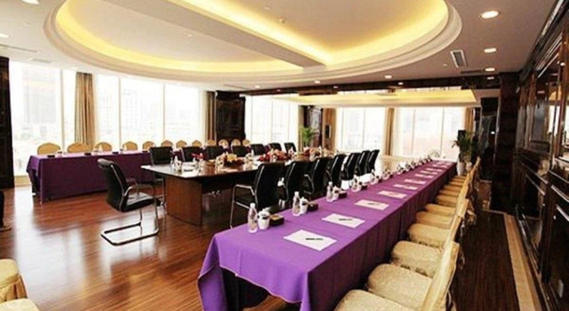 Zhengzhou Baishun International Hotel, Забронировать Отель Erqi District Чжэнчжоу