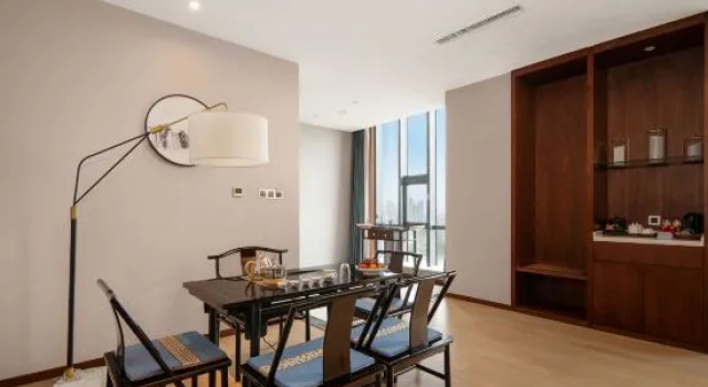 Люкс Business Jinhong International Hotel