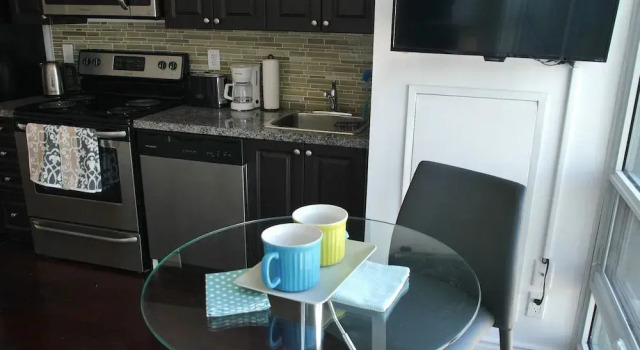 Cozy Studio Condo with Great View, Varaa Hotelli Toronto 