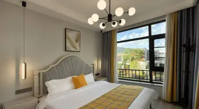 Семейный люкс Chengjiang Yunshui Villa