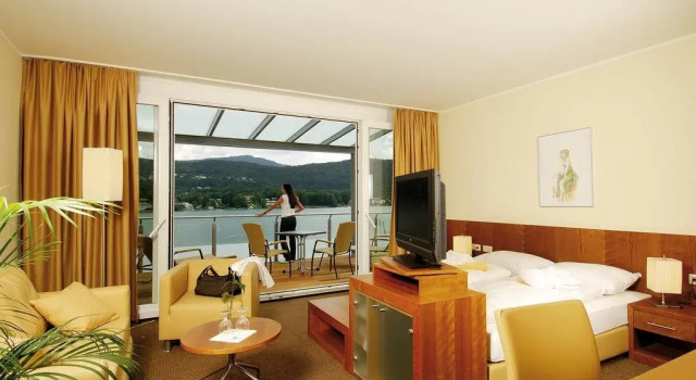 Werzer's Hotel Velden, Rezerwuj Hotel Hotele w Karyntia z parkingiem, Parking