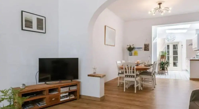 Spacious Apartment With Terrace in Ostend, Забронировать Апартаменты/квартира Остенде Бельгийское побережье, рядом с Wellington Track