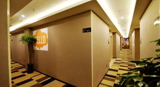 Shell Hotel Hefei Heping Road Shuguang Cinema East Qili Metro Station, Prenota Hotel Hotel a Hefei con parcheggio, Parcheggio