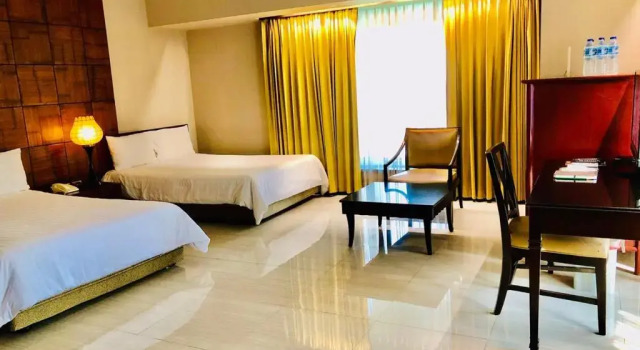 Семейный люкс Indra Regent Hotel