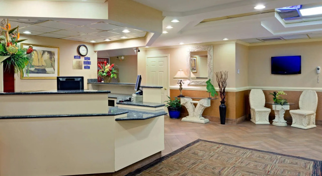 Paradise Plaza Inn