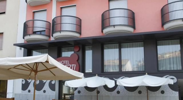 LacromaBio - Hotel & Apartments