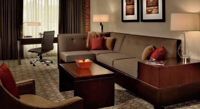 Люкс c 1 комнатой DoubleTree Hotel & Suites Charleston Airport