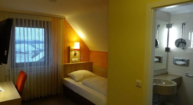 Одноместный номер Standard с балконом Gasthof Hotel Zum Ross