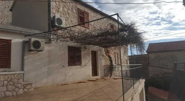 House Stanka, Prenota Casa vacanze Città di Lesina 