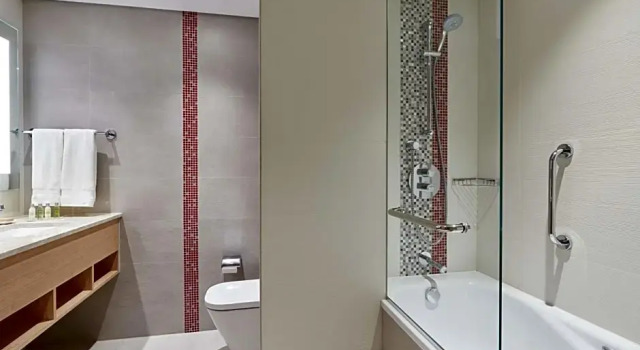 Двухместный люкс c 1 комнатой Hilton Garden Inn Muscat Al Khuwair