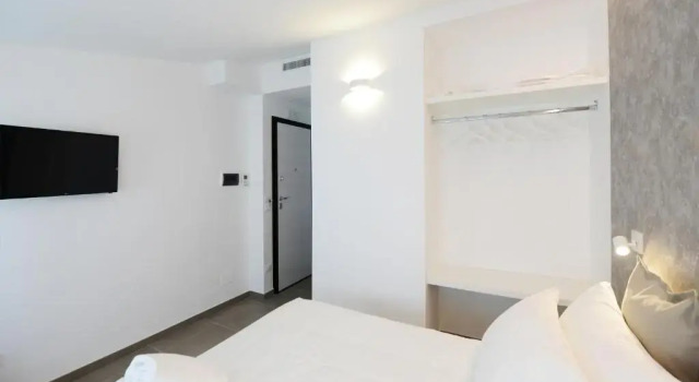 Miramed Rooms