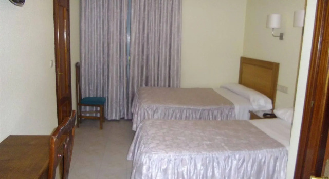 Hostal Rivera, Забронировать Отель Мадрид Провинция Мадрид, рядом с Дом-музей Лопе де Вега