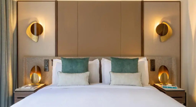 Двухместный полулюкс с балконом InterContinental Paris Champs Elysées Etoile by IHG