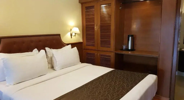 Полулюкс с видом на озеро Darshan Hotel