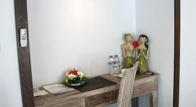Люкс с балконом Puri Taman Sari Resort