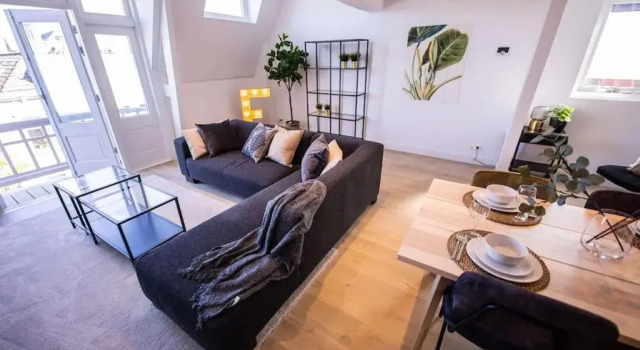Апартаменты Exceptional 3 Bedroom Serviced Apartment 83m2 -NB304E-