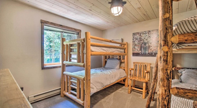 Beautiful Mccall Cabin: Perfect for Families!