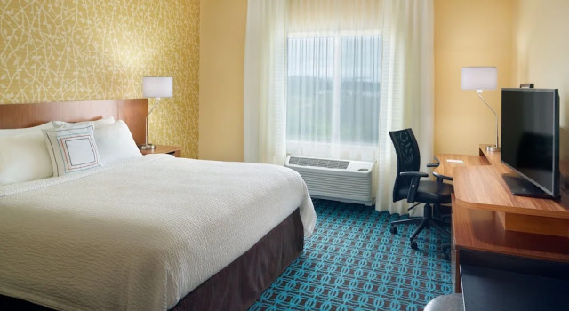 Двухместный номер Standard с видом на горы Fairfield Inn & Suites by Marriott Hendersonville Flat Rock