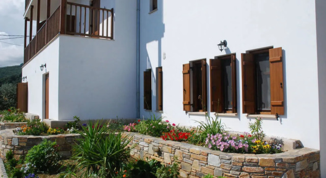 Guesthouse Enastron, Book Hotel Chorefto 
