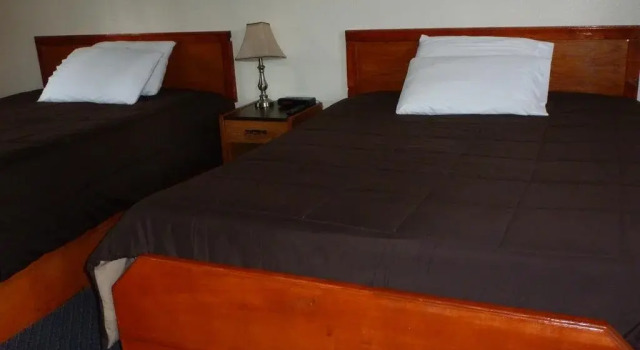 Rocky Inn, Забронировать Мини-отель Вейлмаунт Thompson Okanagan