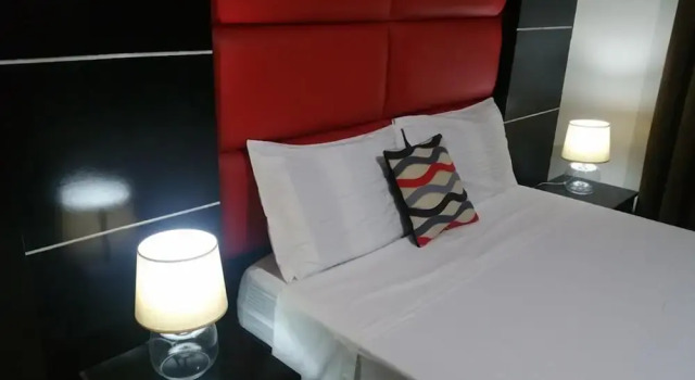 Luxury Suites E, Забронировать Отель Анхелес 