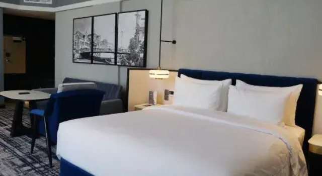 Deluxe suite Mercure Surabaya Manyar