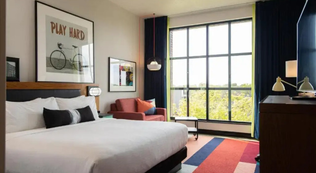 Двухместный люкс Hotel Indigo - Madison Downtown by IHG
