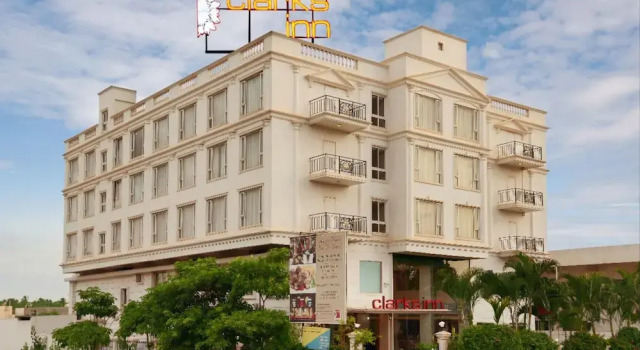 Clarks Inn Airport Hotel, Rezervovat Hotel Hotely v Bangalore s parkováním, Parkování
