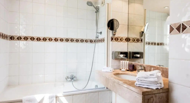 Полулюкс с видом на сад La Bastide de Mougins, a Tribute Portfolio Hotel