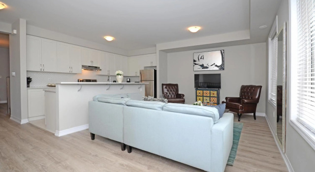 Royal Stays Townhome Collection - 3 Bedroom Townhome in Oakville, Varaa Hotelli  