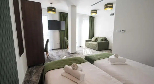 ALIVE HOTEL, Забронировать Отель Орадя Бихор
