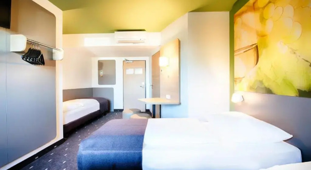 Трёхместный номер B&B HOTEL Baden-Airpark