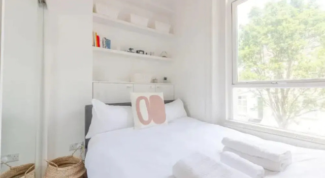 Contemporary 1 Bedroom Apartment in Heart of Shepherds Bush