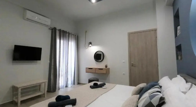 Avra Suites in City center - 50m to Beach