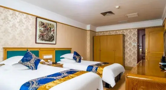 Трёхместный номер Standard Jinsui Hotel