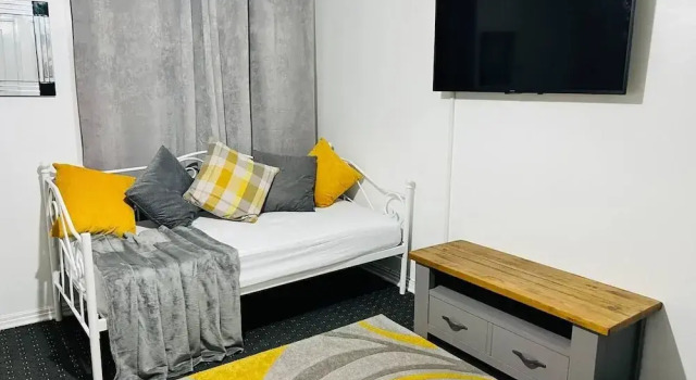 3bedroom- Near to Station-private Garden-wifi, Забронировать Отель Отели Англии 3 звезды, 3*