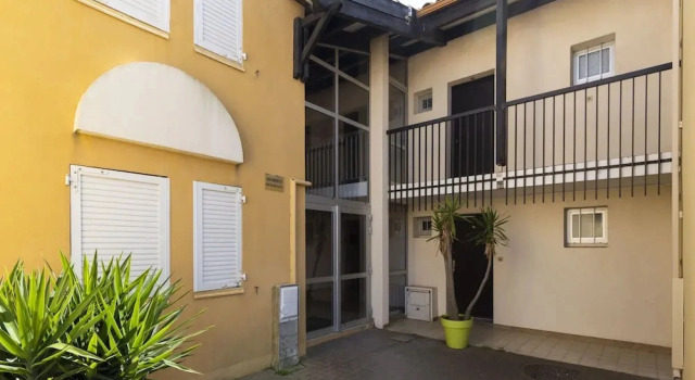 Apartment in France With Beachfront View, Book Lejlighed Agde Canal du Midi