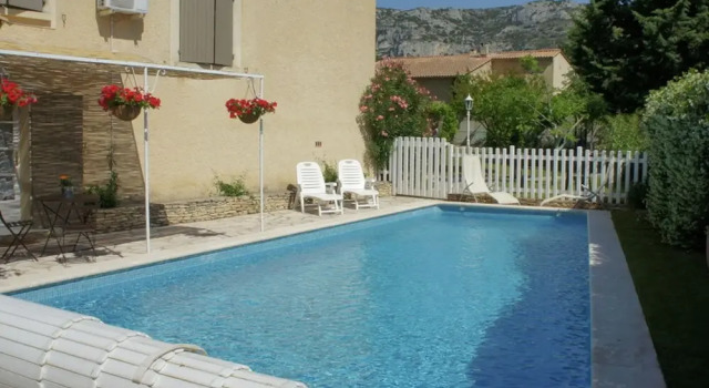 Charming Holiday Cottage With Large Private Pool, Prenota Casa vacanze Taillades Francia