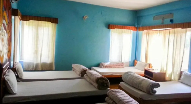 Кровать в общем номере Nepalaya Eco Hostel