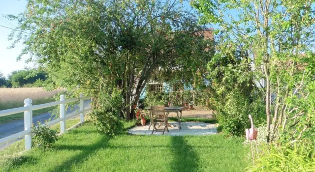 Коттедж c 1 комнатой La Petite Maison de Sue