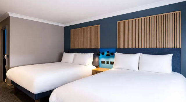 Четырёхместный семейный номер Standard Village Hotel Bournemouth