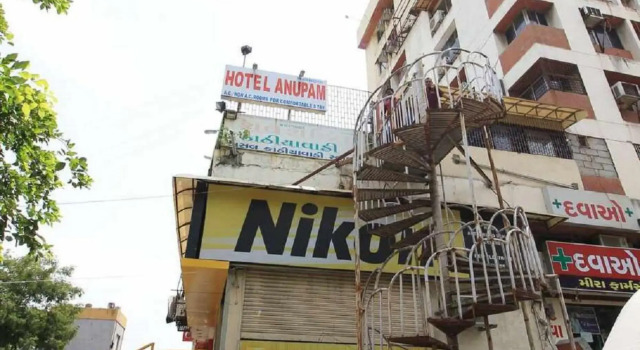 Hotel Royal Plaza, Rezerwuj Hotel Hotele w Gujarat ze śniadaniem, Śniadanie