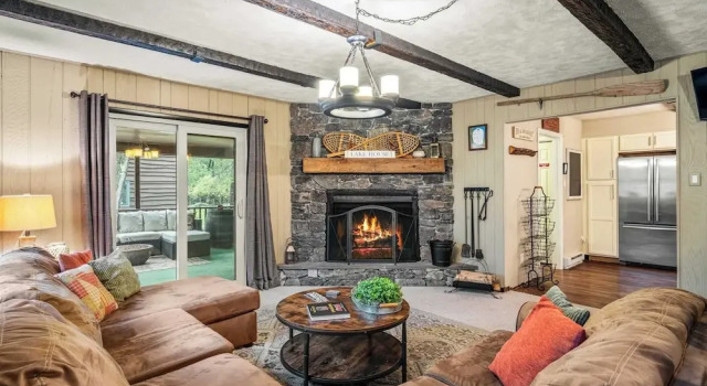 Double Diamond Lodge by Avantstay Group Escape w/ Firepit, Patio, Activities