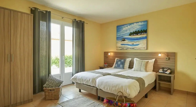 Stunning French Villa for 4 in Loire, Book Villa Sommerhuse i Aquitaine, Hytte