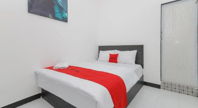 Reddoorz Near Mayapada Hospital Surabaya